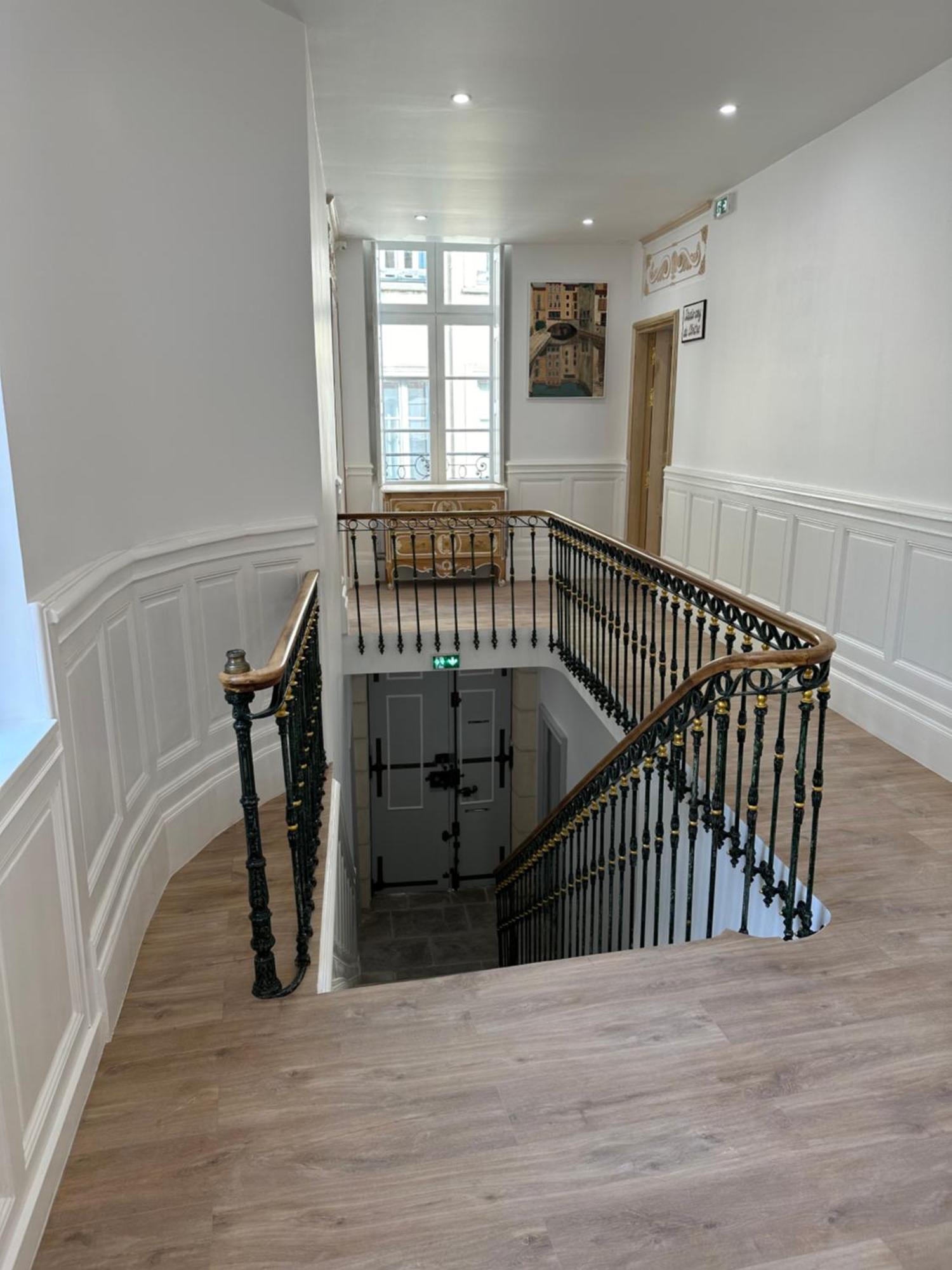 Studio Familial Du Cloitre Narbonne Extérieur photo